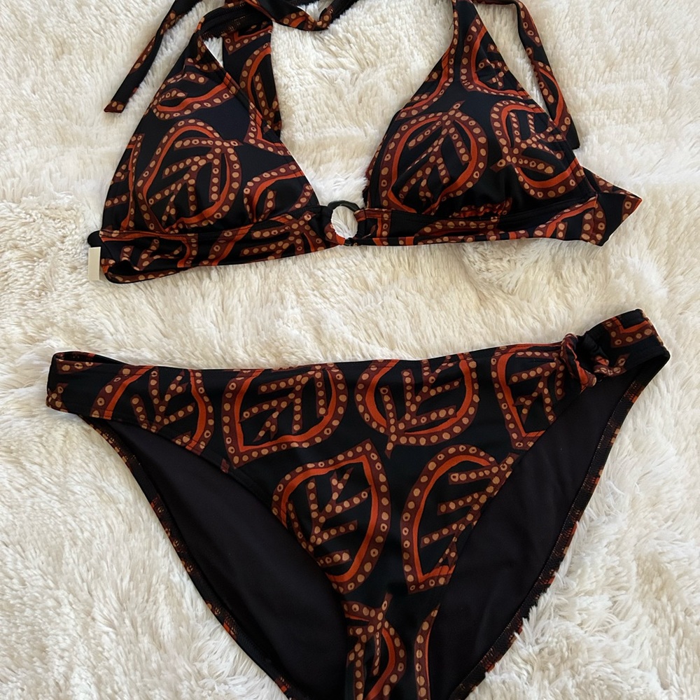 Victoria secret swimming suite size L-XL